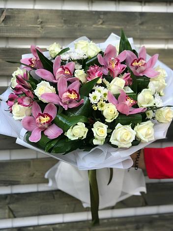 Букет цветов из: Розы и Хризантемы в Одесском