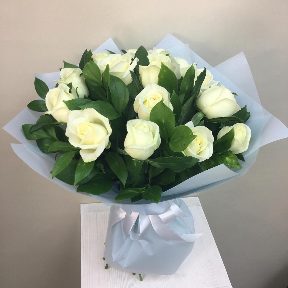 Букет 15 Белых роз Проуд в Одесском