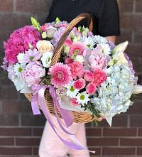 Композиция солнечный день в Одесском Цветочная композиция из Розы, Хризантемы, Пионы и Лизиантусы в корзине в Одесском