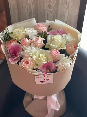 Букет цветов из: Орхидеи, Розы и Гвоздики в Одесском