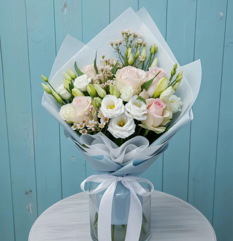 Букет цветов из: Розы и Лизиантусы в Одесском