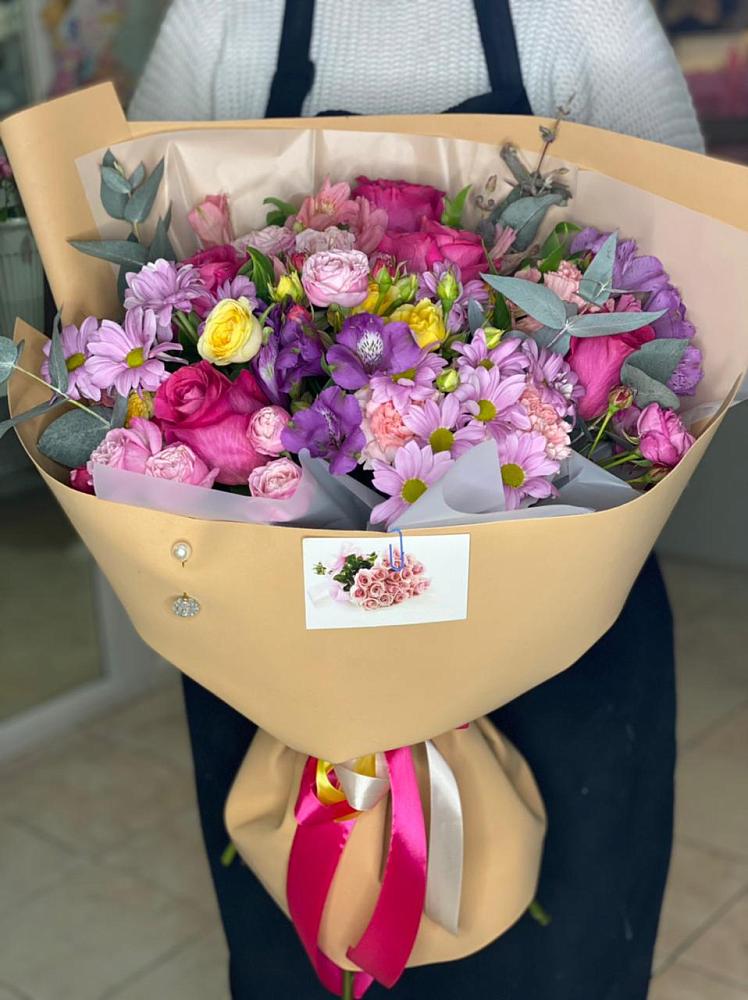 Букет цветов из: Хризантемы, Гвоздики и Альстромерии в Одесском