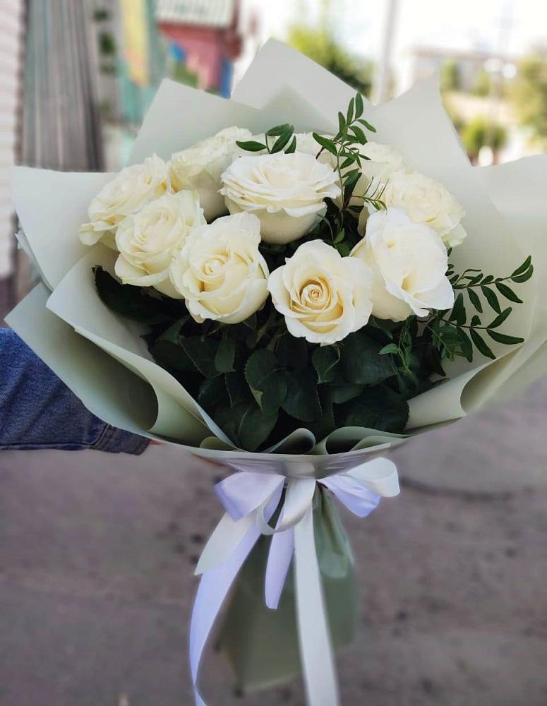 Букет Белые розы Проуд в Одесском