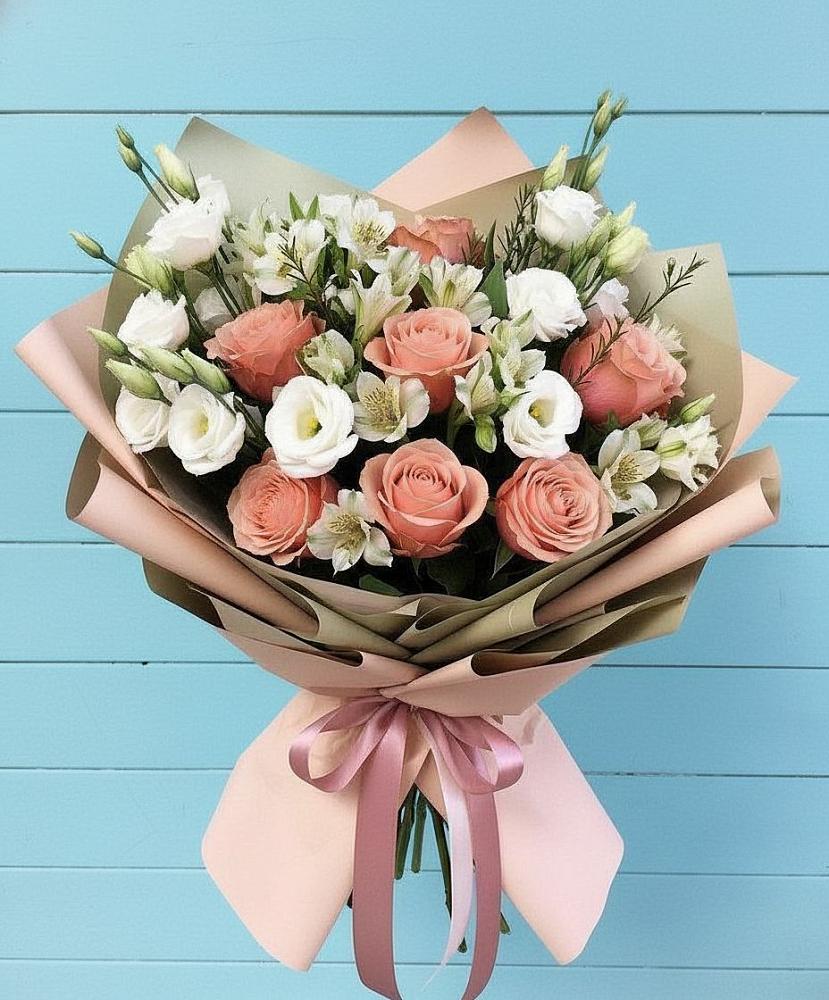 Букет цветов из: Розы, Альстромерии и Лизиантусы в Одесском