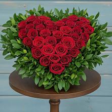 Цветочная композиция из Розы в виде сердца в Одесском