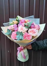 Букет цветов из:  Розы и Гвоздики в Одесском