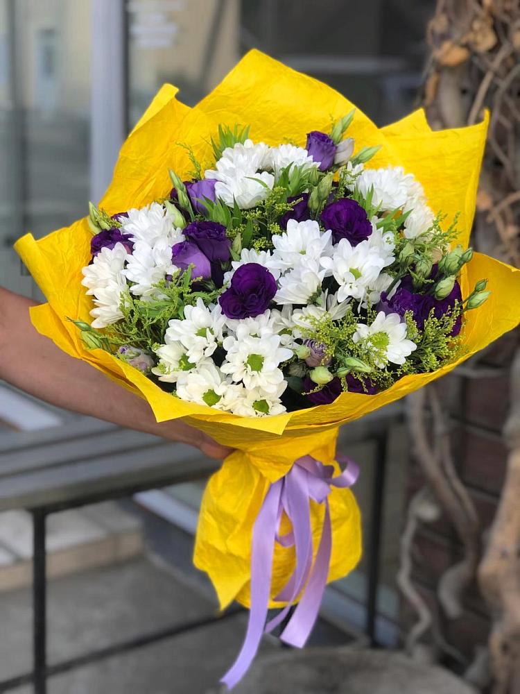 Букет цветов из: Ирисы, Хризантемы и Ромашки в Одесском
