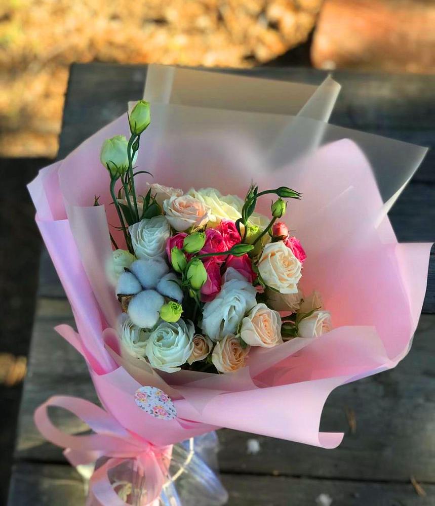 Букет цветов из: Розы и Лизиантусы в Одесском