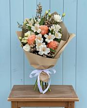 Букет цветов из:  Альстромерии, Лизиантусы, Розы и Хризантемы в Одесском