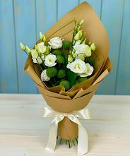 Букет цветов из:  Хризантемы и Лизиантусы в Одесском