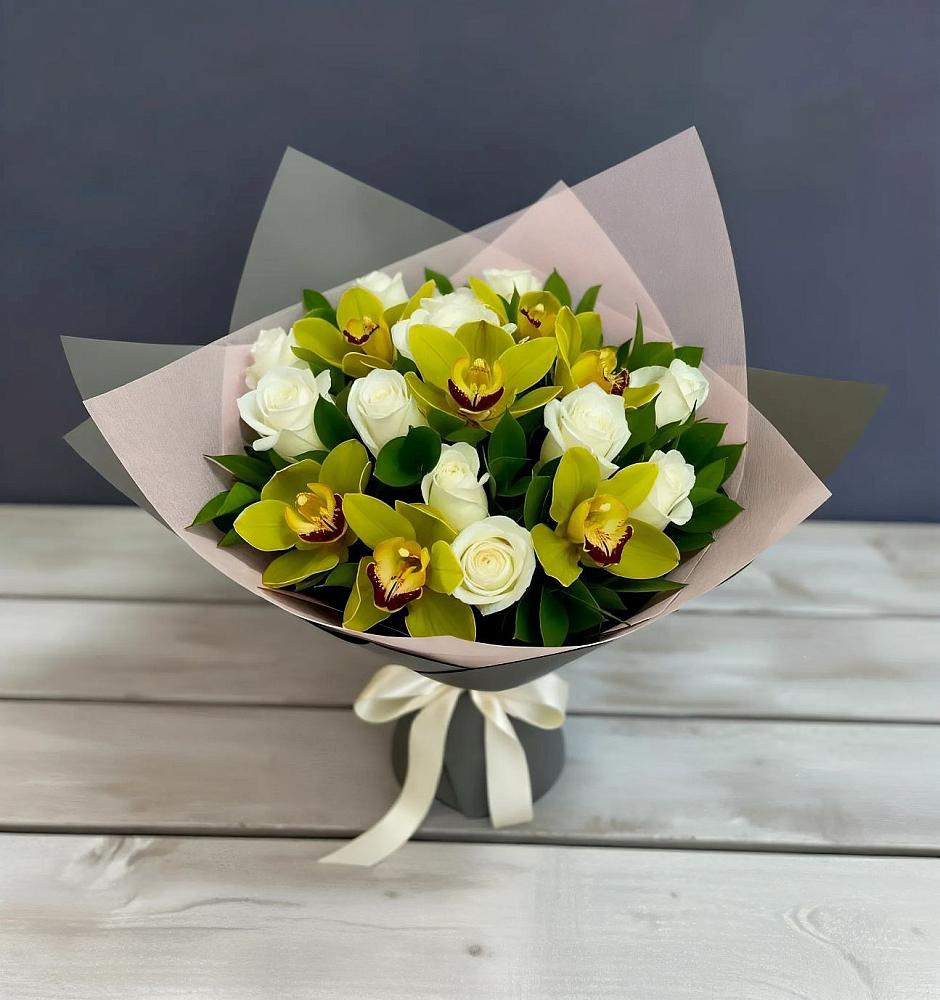 Букет цветов из: Орхидеи и Розы в Одесском