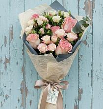 Букет цветов из:  Розы в Одесском