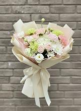 Букет цветов из:  Гвоздики, Розы, Лизиантусы и Хризантемы в Одесском