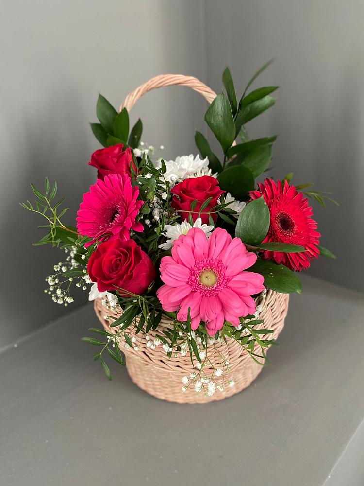 Цветочная композиция из Розы, Хризантемы и Герберы в корзине в Одесском