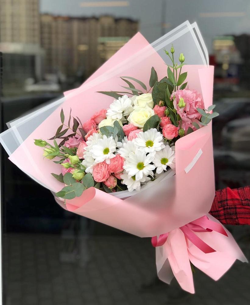 Букет нежный в Одесском Букет цветов из: Розы, Лизиантусы и Хризантемы в Одесском
