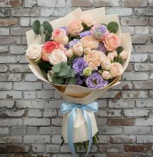 Букет цветов из:  Розы, Лизиантусы и Гвоздики в Одесском
