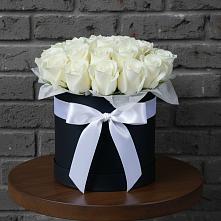 Цветочная композиция из Розы в шляпной коробке в Одесском